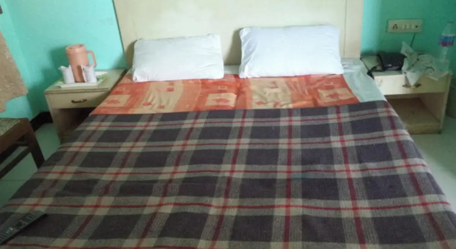 Трёхместный номер Standard Goroomgo Viren Plaza Agra