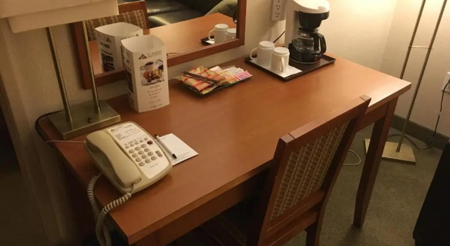 Люкс St. Albert Inn & Suites