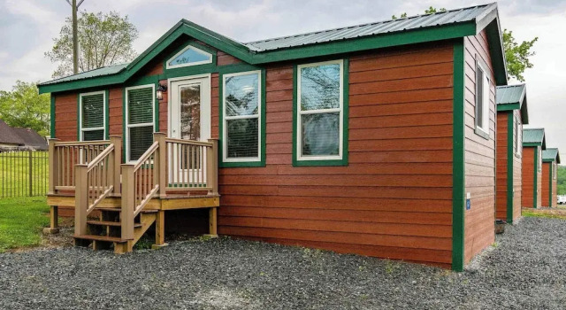 Коттедж c 1 комнатой Circle M RV & Camping Resort - Caravan Park