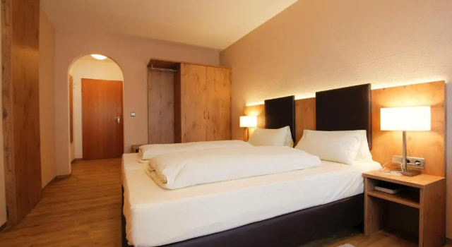 Landhotel Goldener Stern, Rezervovat Hotel Hotely v Bavorsko s parkováním, Parkování