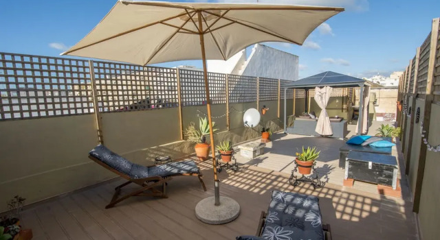 Коттедж с 2 комнатами Olhão Townhouse With Roof Terrace & Courtyard 5min to Ferry & Market