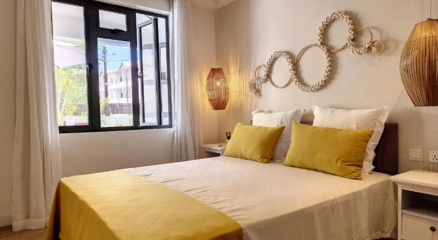 Sunkissed - Brand New Beach apartment located 50m from beach