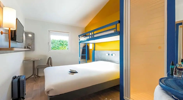 Четырёхместный номер Standard ibis budget Nuits Saint Georges