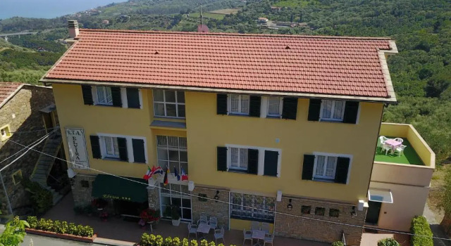Апартаменты c 1 комнатой Residence Elvira