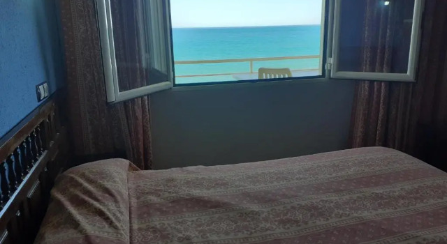 Alquiler Vivienda Turística Fuengirola-Torreblanca Paseo Marítimo Nº 110, Забронировать Отель Фуэнхирола Коста-дель-Соль, рядом с Playa de San Francisco