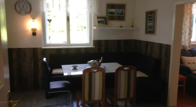 Ferienhaus Murtal, Rezerwuj Hotel Hotele w Styrian Zirbenland z parkingiem, Parking
