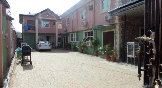 Royal Infinity International Hotel, Prenota Hotel Ikotun Alimosho