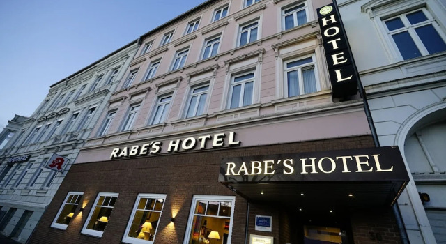 Rabes Hotel Kiel, Забронировать Отель Отели Киля с парковкой, рядом с Паромный терминал Киль-Шведенкай, Парковка