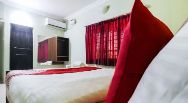 OYO 47450 Hotel Srn