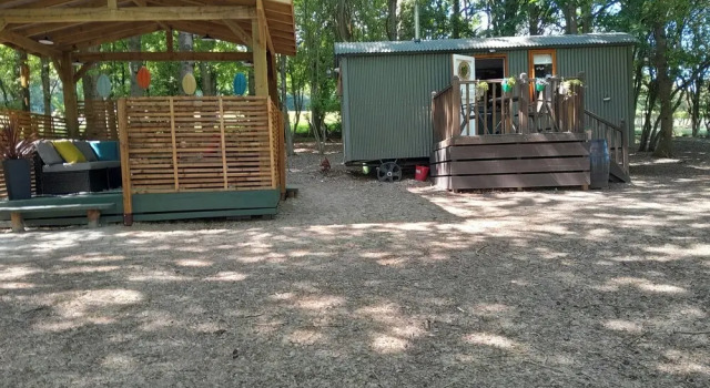 Little Greenwood Shepherd Hut - Sleeps 2