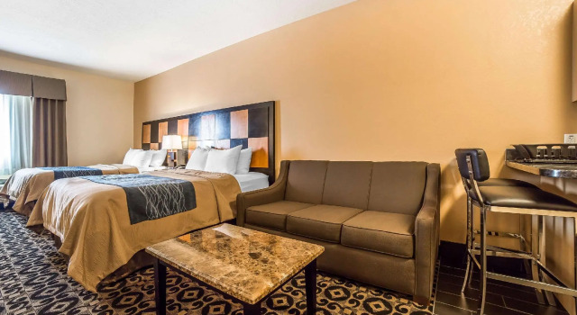 Четырёхместный люкс Comfort Inn Ballard-Roosevelt