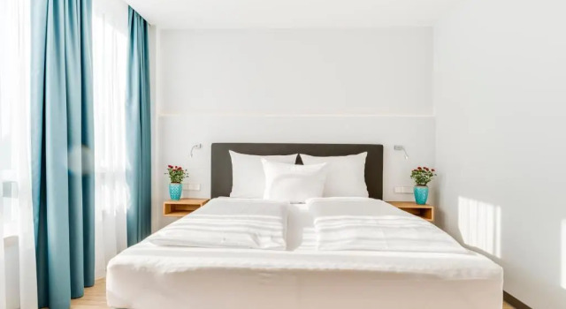 Camera Standard Hotel-Etage Apfelrot