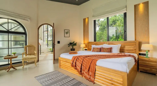 Water Edge by Akama Homes- 4Bhk Luxe, Rezerwuj Hotel Hotele w North Goa z parkingiem, Parking