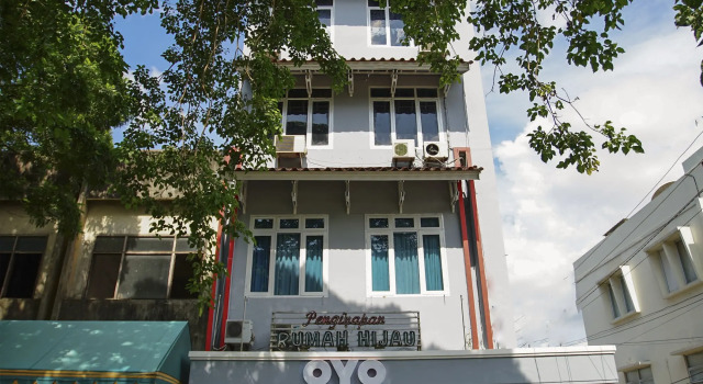 OYO 236 Penginapan Rumah Hijau, Rezerwuj Hotel Palembang Sumatra