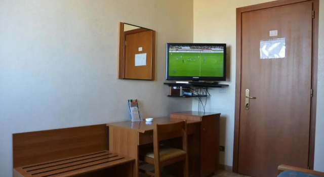 Economică single cameră Hotel A-14