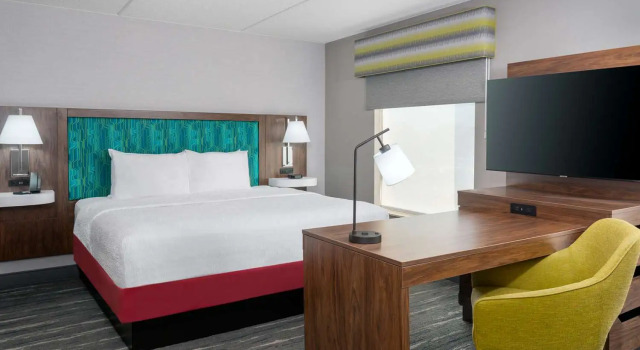 Двухместный люкс Hampton Inn & Suites Cleveland-Beachwood