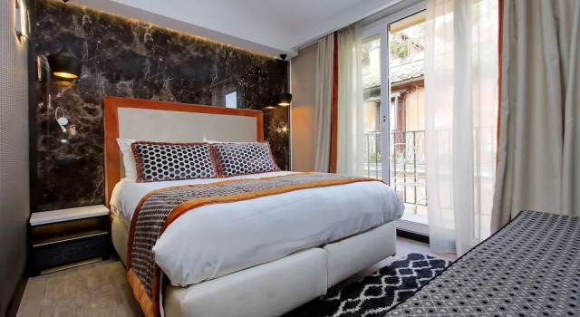 Трёхместный номер Standard с балконом HELMIRAGE Piazza di Spagna Suite