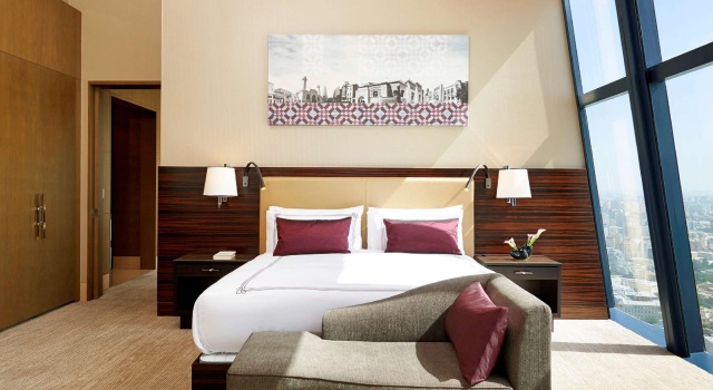 Двухместный люкс Caspian Отель Fairmont Baku at the Flame Towers