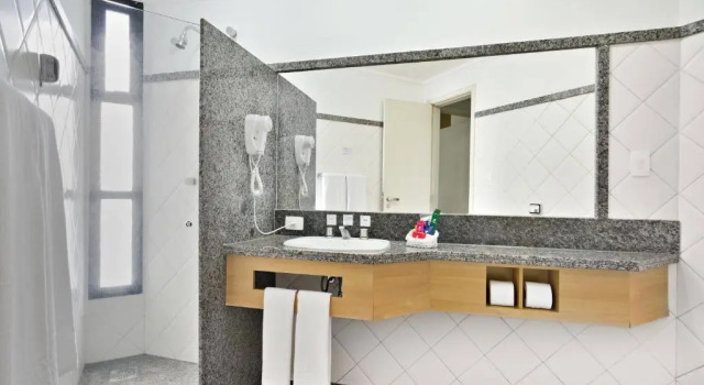 Четырёхместный номер Standard Plaza Inn Flat Araxá