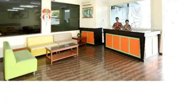 RedDoorz Premium at Hotel Ratu Residence, Rezerwuj Hotel Jambi 