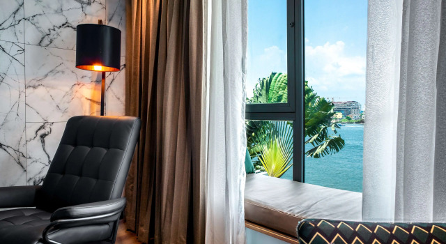Люкс с балконом и Lagoon View Radisson Blu Anchorage Hotel