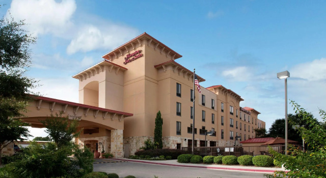 Кровать в общем номере Hampton Inn & Suites San Marcos