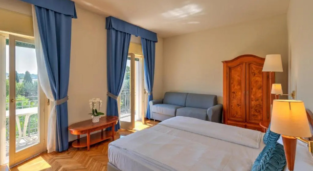Трёхместный номер Standard с видом на озеро Hotel Galeazzi