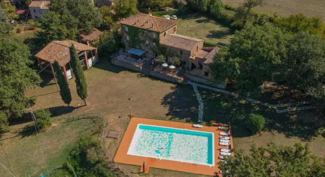 Вилла с 4 комнатами Villa Querce