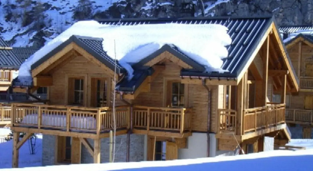 Chalet Odalys Alpen Roc, Book Chalet Hoteller i Rhône-Alps med parkering, Parkering