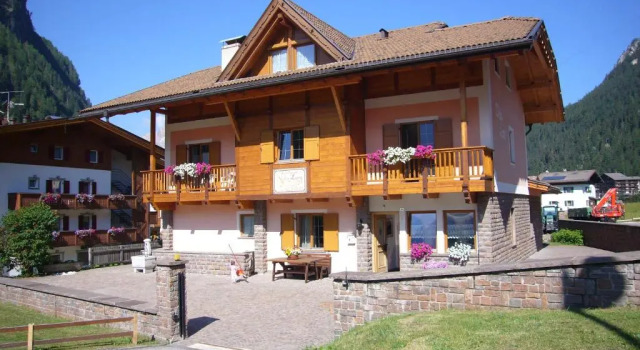 Апартаменты с 3 комнатами Villa Lory