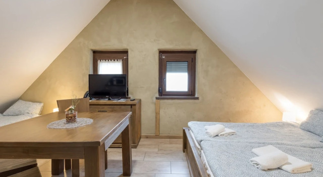 Pannonian Studio Mansarde For 2, Prenota Hotel Hotel a Pomurje con parcheggio, Parcheggio