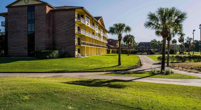 Quality Inn Suites Golf Resort, Rezervați Stațiune Golden Gate Statele Unite ale Americii