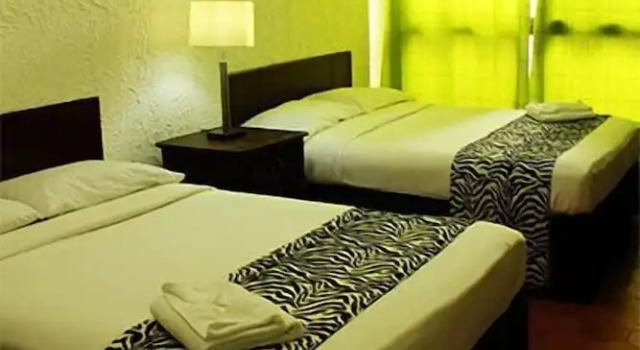 Четырёхместный номер Standard Real Colonial Hotel
