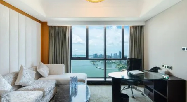 Люкс Grand с видом на море LN Garden Hotel, Zhanjiang