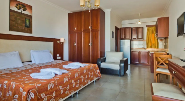 Студия с балконом и с видом на окрестности Royal Beach Hotel