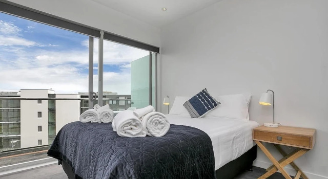 QV Trendy Viaduct Harbour Apartment - 799