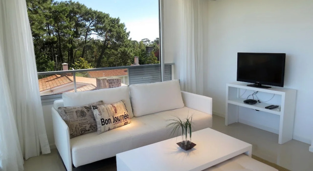 Двухместные апартаменты Superior с балконом и с видом на сад Emerald Apartments