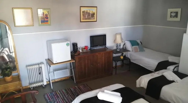 Suzie's Coffee Shop Accommodation