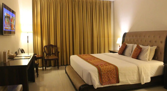 Camera Deluxe The Rich Jogja Hotel