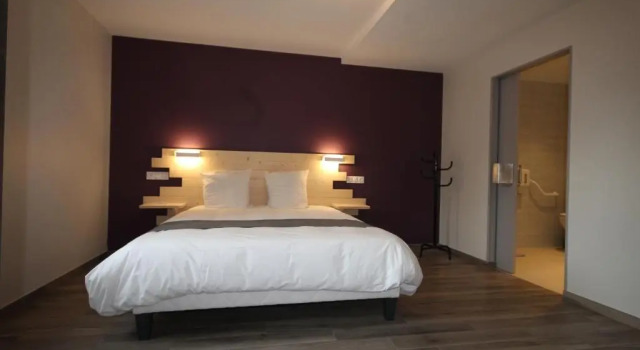 Номер Standard Logis hôtel restaurant Auberge de la Cloche
