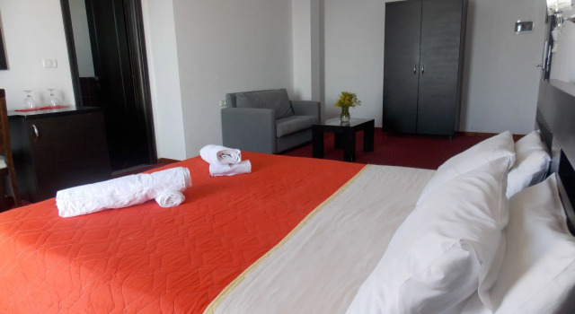 Hotel Strora