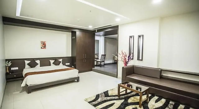 Clover A Rivido Hotel Jigani, Buchen Sie Hotel Jigani 