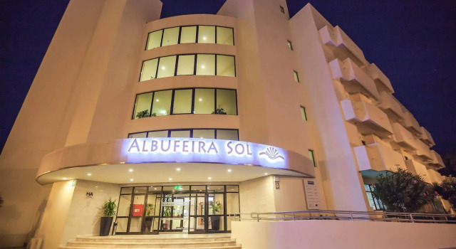 Albufeira Sol Hotel & Spa, Boek Resort Hotels in Albufeira met parkeren, Parkeren