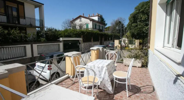 N50 - Numana, Trilocale in Centro Con Portico E Posto Auto, Rezervovat Hotel Numana 