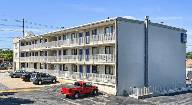 Motel 6-Maple Shade Township, NJ - Philadelphia - Mt Laurel, Prenota Motel Maple Shade Philadelphia Metropolitan Area