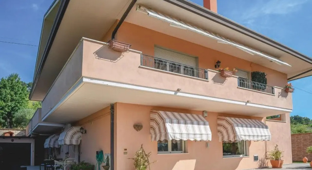 Villa Fiorinvalle, Book Villa Hotels in Abruzzo with Parking, Parking