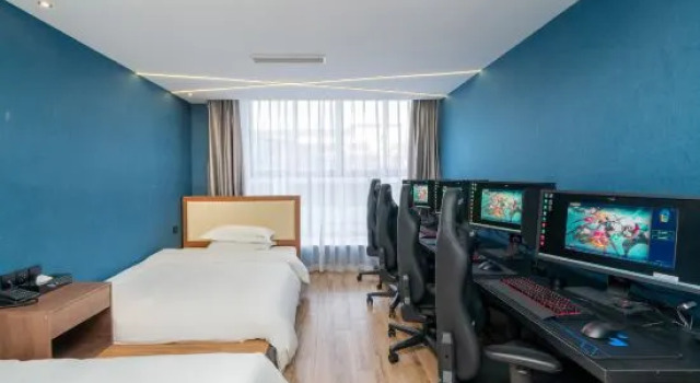 Privilege Suite Fkedj
