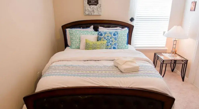 Trafalgar Retreat by Orlando Short Term, Buchen Sie Ferienhaus Cottages in Poinciana, Cottage