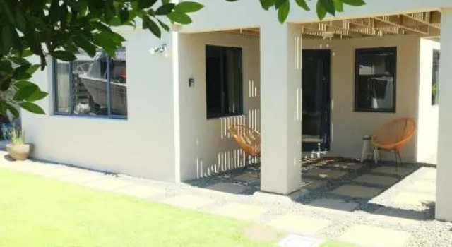 Salt and Sand Bed & Breakfast, Rezerwuj Hotel Hotele w Auckland Region z parkingiem, Parking