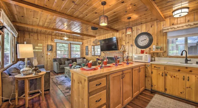 < 3 Mi to Lake: Pet-friendly Big Bear Cabin